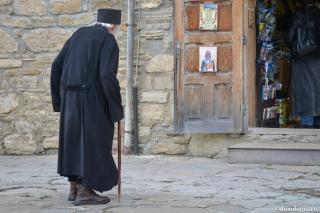 Viața cu totul tainică a monahului