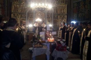 Rugăciuni pentru doi tineri mutaţi la Domnul în incendiul din Clubul Colectiv