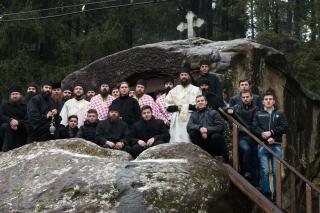 Slujba Acatistului la chilia Sfântului Daniil Sihastrul