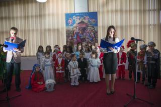 Concert de colinde la Aşezământul de copii ,,Sfântul Ierarh Leontie” din Rădăuţi