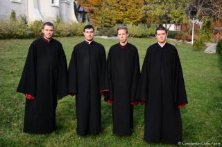 Grupul psaltic „Macarie Ieromonahul“, misiune sfântă, prin rugăciune cântată
