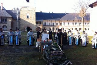 Părintele Ioanichie, monah ascultător şi devotat mănăstirii
