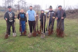 Proiectul „Plantăm fapte bune”, în Parohia Chișcăreni