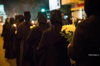 Putem duce o viaţă de monah fără retragere la mănăstire?