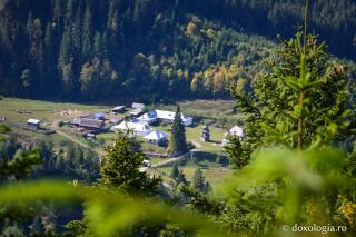 În drum spre Mănăstirea Sihăstria Tarcăului