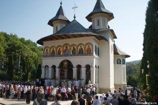 Doar prin credință omul biruiește egoismul