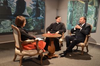 Cum să ne comportăm în Sfânta Biserică? - Pr. Andrei Atudori și Dr. Nicolae Pintilie –  Pridvoarele Credinței