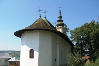 Sfânta Parascheva ocroteşte de secole biserica din Dolheştii Mari