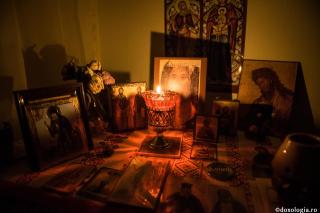 Suntem candele încă neaprinse