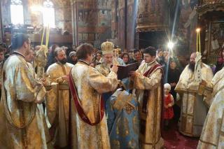Liturghie arhierească la Roman
