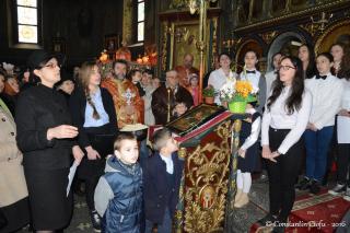 Liturghia tinerilor la poalele Rarăului