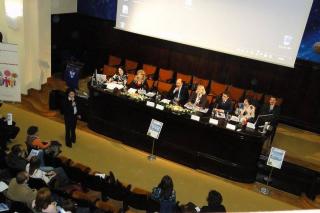„Promovarea demnităţii umane: profesionişti şi servicii sociale“