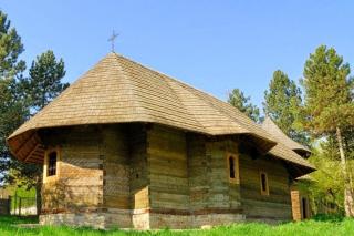 Biserica Muzeului Satului Bucovinean, redeschisă în ziua de prăznuire a Sfântului Mare Mucenic Gheorghe