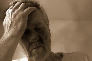 Somnul insuficient sau neodihnitor ar putea favoriza apariția bolii Alzheimer