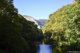 La Sfânta Muceniță Paraschevi în Valea Tembi - Grecia