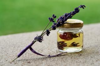 Tratamente naturiste cu uleiuri aromatice