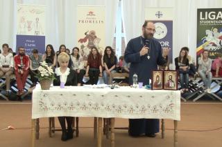 (Video) Familia, casa sufletului copilului. Educația în iubire – Părintele Constantin Necula | expunere