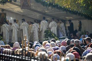 Sfânta Liturghie pe scenă