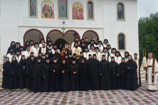 Cinul monahal din Eparhia Romanului şi Bacăului, în comuniune de rugăciune