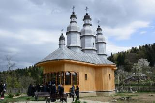 Bucurie şi rugăciune în „poiana raiului“ de la Pocrov