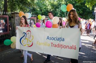 O nouă întâlnire în cadrul serilor „Dor de familie“, organizată de Asociaţia Familia Tradiţională