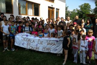 Şcoli de vară în Parohia Poduri şi la Mănăstirea Varatic