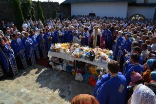 Rugăciuni arhiereşti la Hadâmbu şi Valea Budului