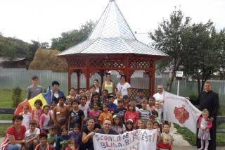 Activităţi pentru tineri şi copii în Eparhia Romanului şi Bacăului