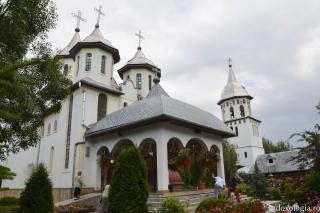 Mănăstirea Dumbrava - un colț de rai din județul Alba (galerie FOTO)