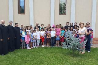 Şcoală de vară în Parohia „Sfântul Ştefan cel Mare şi Sfânt“ din Roman