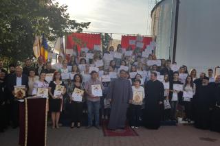 Premii şi binecuvântare pentru elevii romaşcani