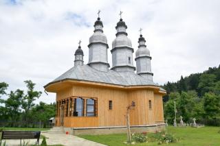 Hramul Schitului Pocrov, în prezenţa a sute de pelerini