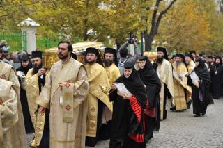 (Video) În procesiune pe Calea Sfinților - a început sărbătoarea Sfântului Cuvios Dimitrie cel Nou, Ocrotitorul Bucureștilor