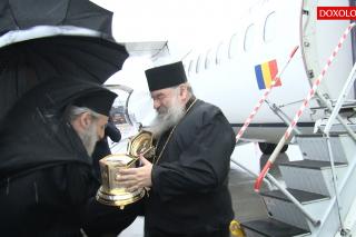 (Video) Au sosit la Iași moaștele Sfântului Cuvios Neofit Zăvorâtul