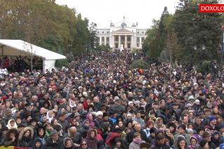 (Video) Ocrotitoarea Moldovei cinstită de zeci de mii de români