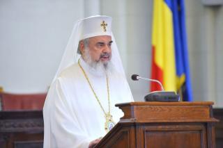 Biruinţă prin jertfă, demnitate prin unire. Slujitori ai Bisericii, pe front şi la Unirea din 1918