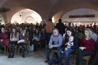 Sală arhiplină la Conferința Părintelui Nicodim Petre