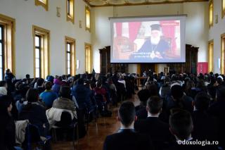 (Video) Părintele Sofronie Saharov, ca duhovnic în Mănăstirea „Sfântul Pavel” din Sfântul Munte Athos ‒ Monahul Nicodim Aghiopavlitul