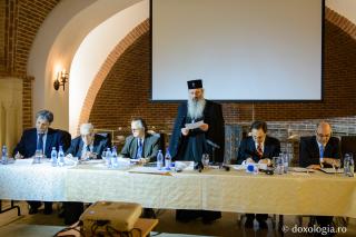 Colocviu la Iași: „O dată cu limba românească s-a învățat și credința ortodoxă”