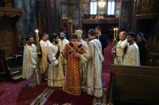 Liturghie arhierească la catedrala din Roman