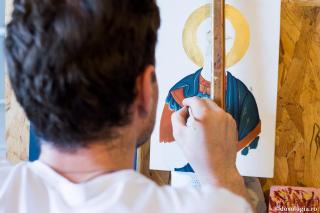 pictor în atelier