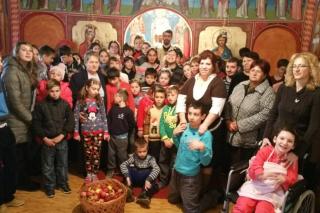 Proiectul „Întinde-mi o mână, prietene drag!“, la Comăneşti