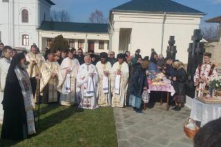 Parastas pentru Arhiepiscopul Eftimie Luca, la Roman