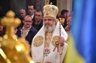 1 Decembrie este ziua sfântă a mulțumirii aduse lui Dumnezeu și a recunoștinței și cinstirii aduse eroilor făuritori ai unității naţionale!