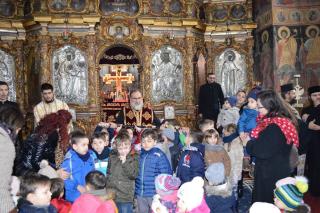 Preşcolarii Grădiniţei „Episcop Melchisedec“ s-au pregătit pentru Naşterea Domnului