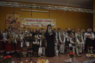 Concert de colinde la Piatra Neamț: „Putem să-L descoperim pe Hristos inclusiv prin intermediul colindelor”