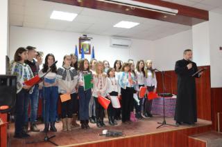 Spectacol de colinde şi cântece populare la Penitenciarul Botoşani