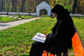 „Să înțelegi că ori la mănăstire, ori în lume, fără Hristos nu poți face nimic”