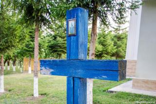 Pentru noi, Dumnezeu preschimbă moartea în dar