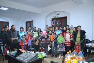 Proiectul educaţional „Poveşti la gura sobei“, la Târgu Ocna